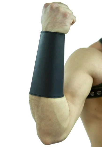 Black Leather Regular Gauntlet